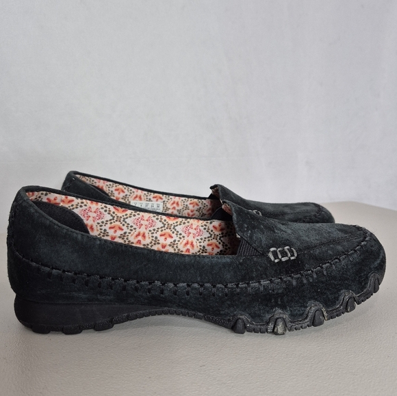 Skechers Womens Relaxed Fit Memory Foam Suede Biker Pedestrian Slip-On - Size 7 - Picture 1 of 14